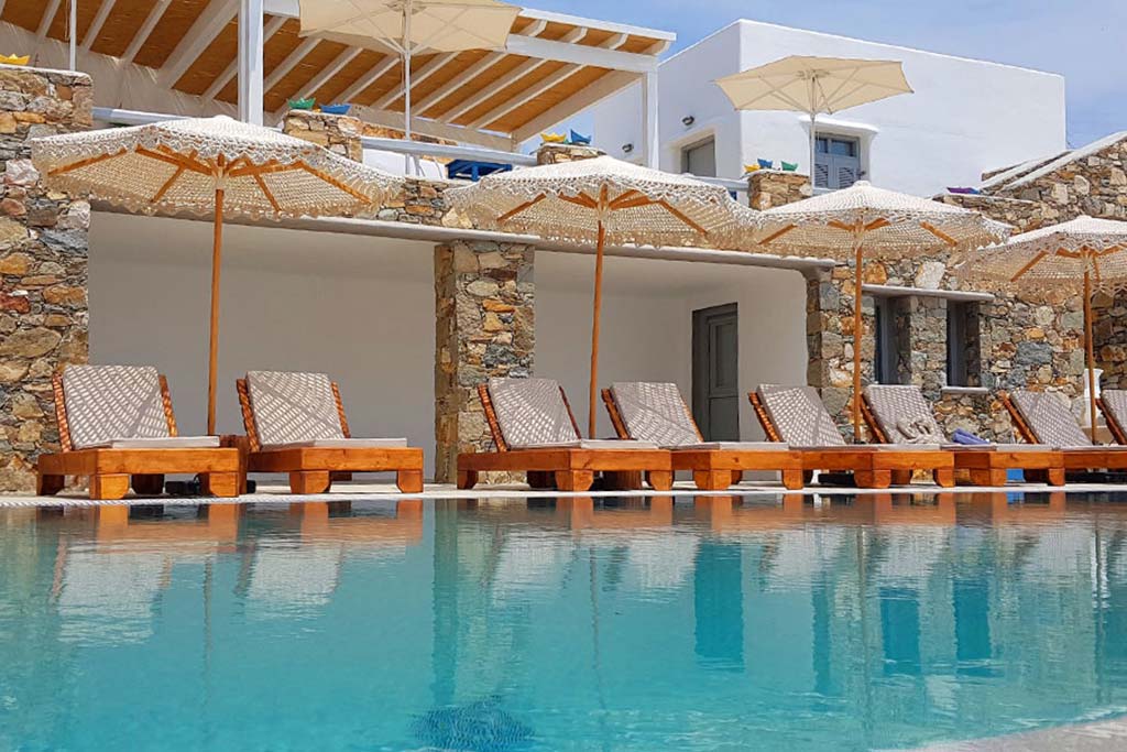 Hotels with pool in Serifos