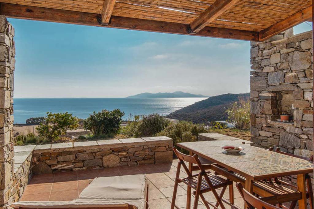 Stay in Serifos with sea view